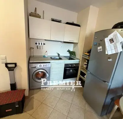 Photo 5 — Two-room apartment in Sunny Beach with gated complex