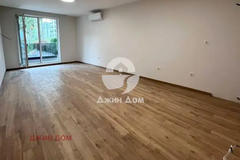Двустаен апартамент в Слънчев бряг с веранда и паркинг