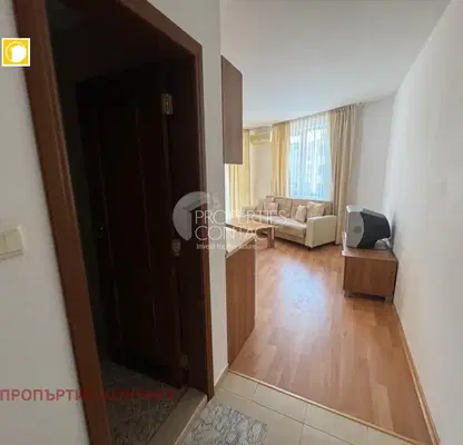 Снимка 2 — Просторен 2-стаен апартамент в Слънчев бряг с голяма тераса