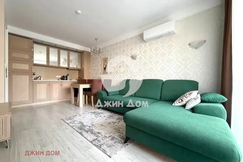 Тристаен апартамент с две тераси в к.к. Слънчев бряг