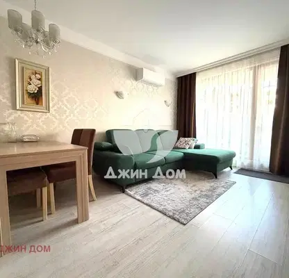 Снимка 2 — Тристаен апартамент с две тераси в к.к. Слънчев бряг