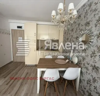 Снимка 3 — Двустаен апартамент с веранда в Слънчев бряг, партер