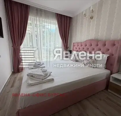 Снимка 4 — Двустаен апартамент с веранда в Слънчев бряг, партер
