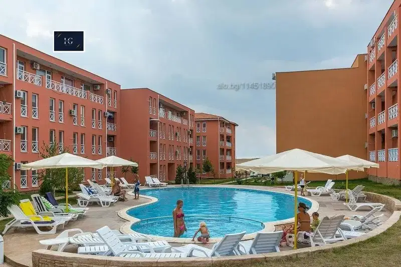 Two-room apartment in gated complex in Sunny Beach resort