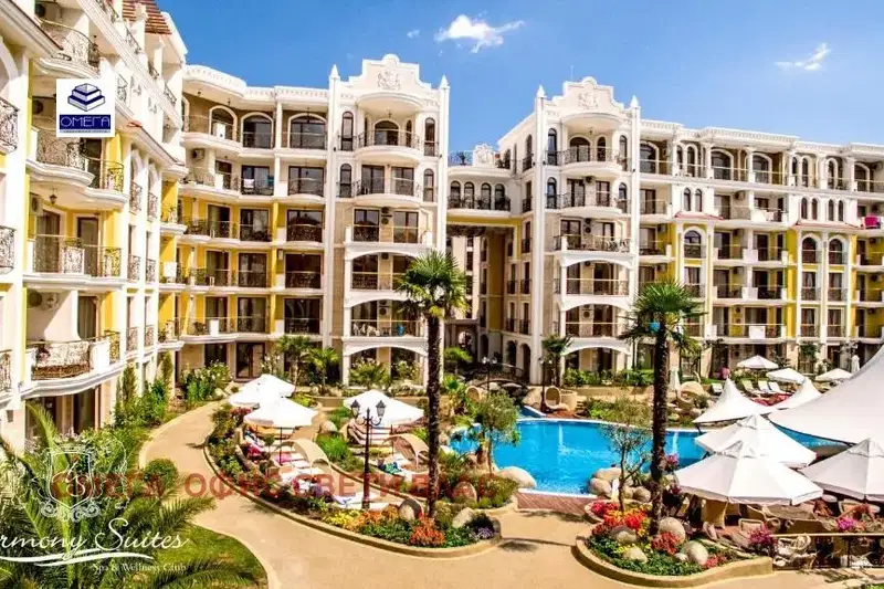 Three-room apartment with terrace and pool in Slanchev Bryag