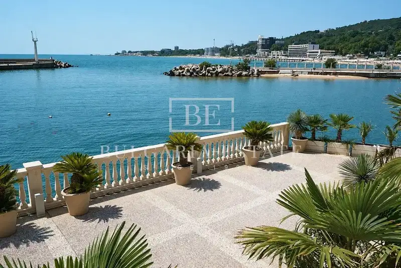 3-bedroom apartment in Slynchev Den