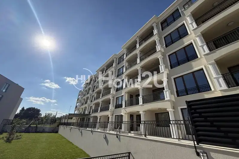 Two-room apartment in Sv. Sv. Konstantin i Elena with terrace