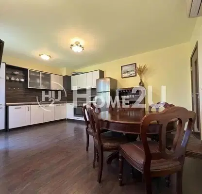 Photo 2 — Three-room apartment in Sv. Sv. Konstantin and Elena with balcony