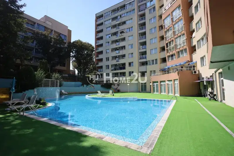 3-bedroom apartment in Zlatni Pyasyci