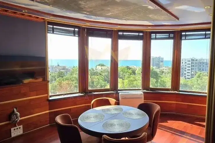4-bedroom apartment in Zlatni Pyasyci