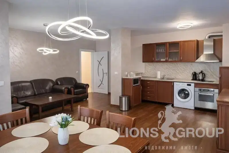 Two-room apartment with parking space in Zlatni Pyasatsi resort