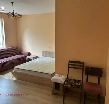 Photo 2 — Two-room apartment in Center, Kardzhali, brick construction