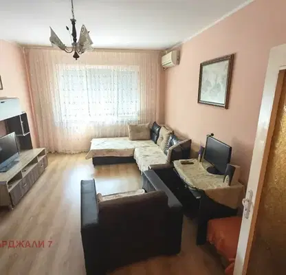 Photo 2 — 3-bedroom apartment in Kyrdjali, Vyzrojdenci