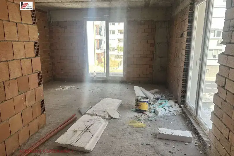3-bedroom apartment in Kyrdjali, Vyzrojdenci