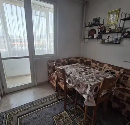 Снимка 2 — Тристаен апартамент в Център, Кюстендил с остъклена тераса