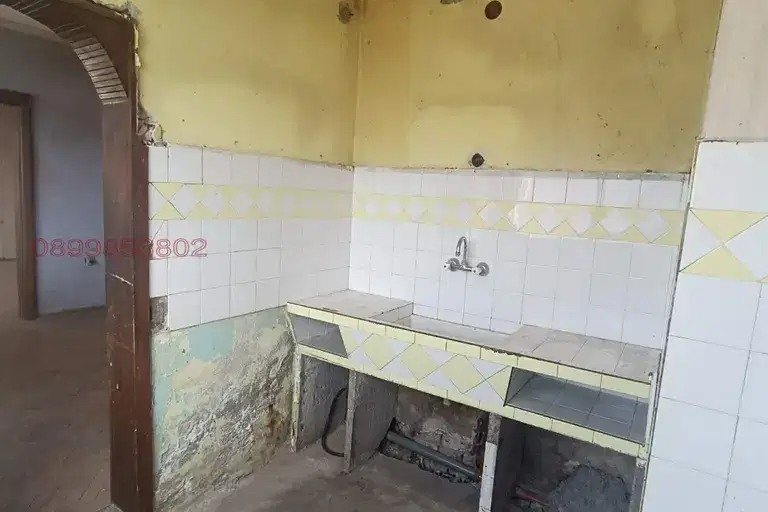 Three-room apartment in Shirok Tsentar, Lovech with parking
