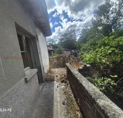 Photo 4 — Four-room apartment in Malko Tarnovo with new roof