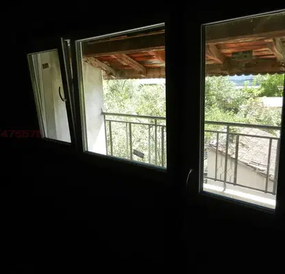 Photo 2 — Three-room apartment with three balconies in Mezdra, Vratsa region