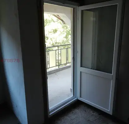 Photo 3 — Three-room apartment with three balconies in Mezdra, Vratsa region