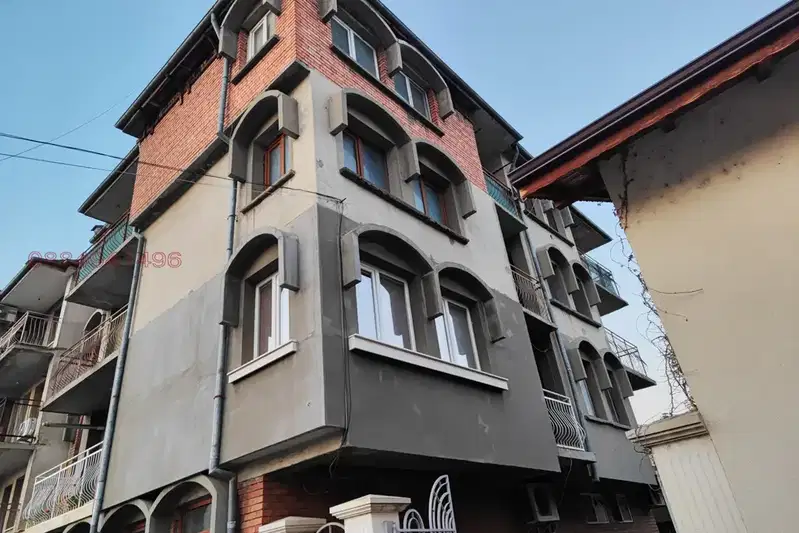 Three-room apartment in the center of Mezdra with a basement