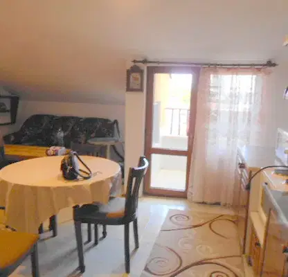 Photo 2 — Two-level one-room apartment in Shirok Tsentar, Montana