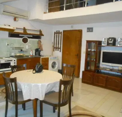 Photo 4 — Two-level one-room apartment in Shirok Tsentar, Montana