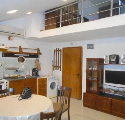 Photo 5 — Two-level one-room apartment in Shirok Tsentar, Montana
