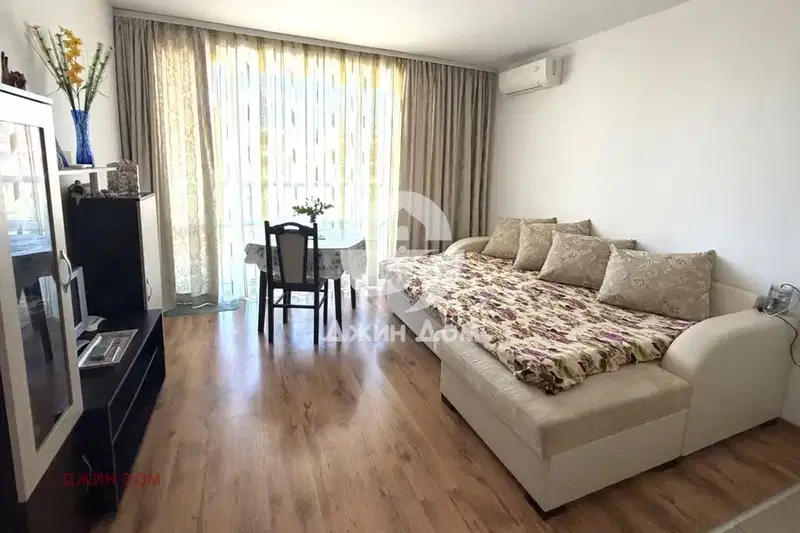 One-room apartment in Nesebar with terrace and elevator