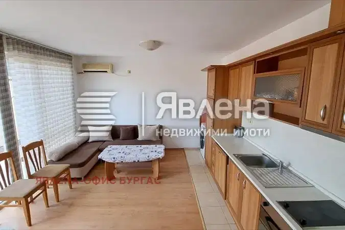 Двустаен апартамент с голяма тераса в кв. Аурелия, Несебър