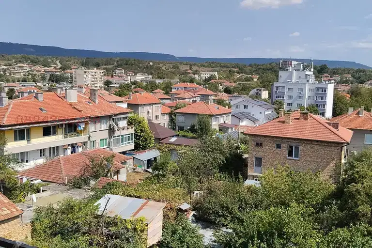 Spacious 4-room apartment in Novi Pazar with two terraces