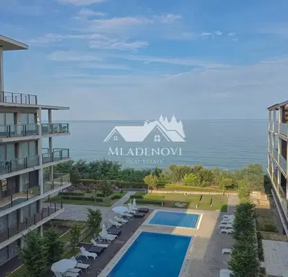 Снимка 2 — Двустаен апартамент с морска панорама в Обзор, затворен комплекс