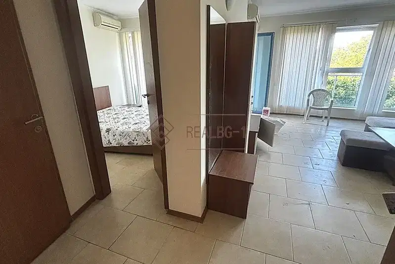 Two-room apartment with pool in Obzor, near the beach