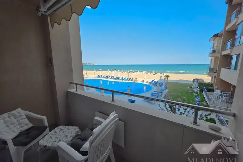4-room apartment with sea view in Obzor, gated complex