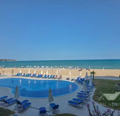 Photo 2 — 4-room apartment with sea view in Obzor, gated complex