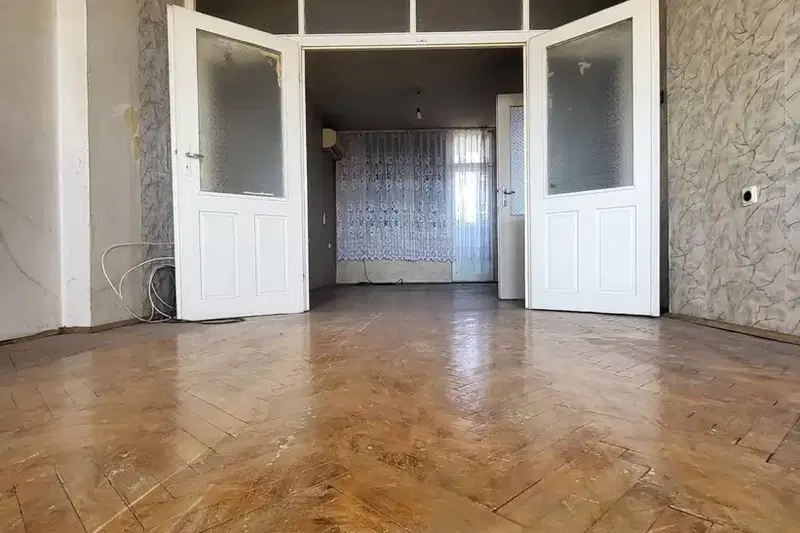4-bedroom apartment in Pazardjik, Centyr