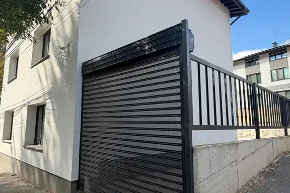 Three-room apartment in the centre of Pernik with controlled access