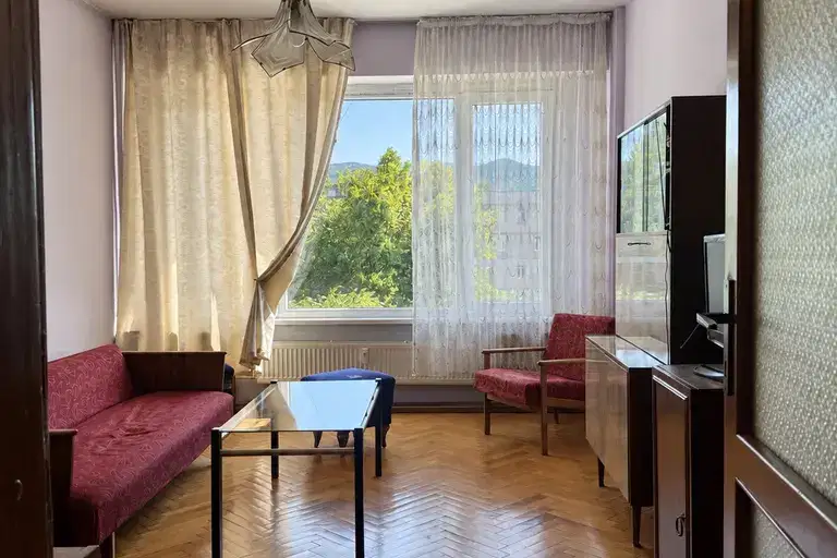 Three-room apartment with balcony in Dimova mahala, Pernik