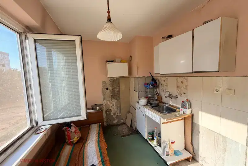 1-room apartment in Pernik, Iztok, with east aspect