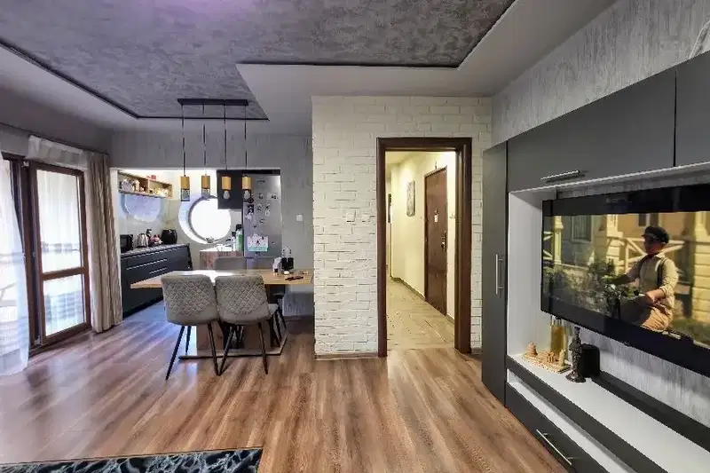 4-bedroom apartment in Pernik, Iztok