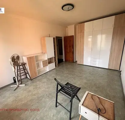 Снимка 2 — Двустаен апартамент в кв. Рено, Перник, 4-ти етаж