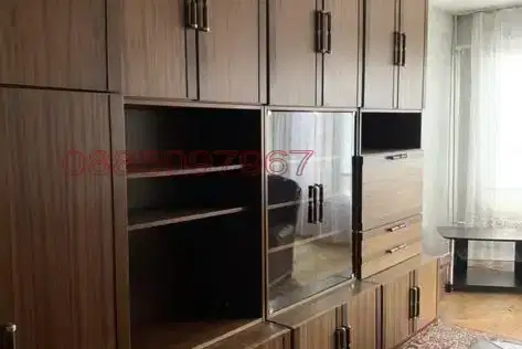 Тристаен апартамент в Перник, Рено