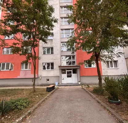 Снимка 2 — Двустаен апартамент на първи етаж в кв. Тева, Перник