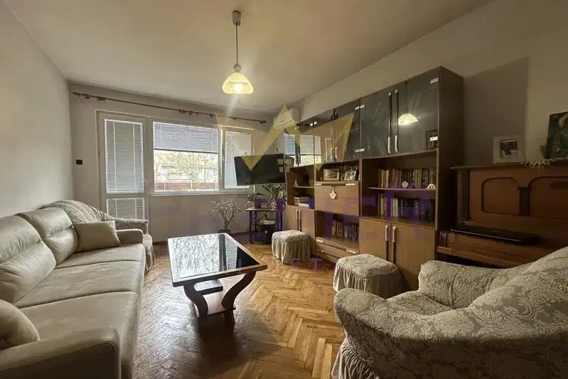 3-room apartment in 9th district, Pleven with three terraces