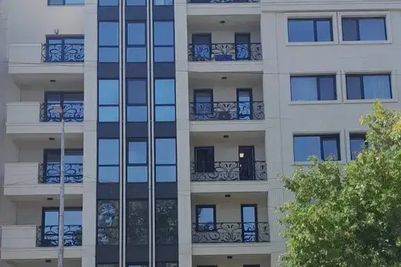Three-room apartment in Ideal Center, Pleven with two terraces
