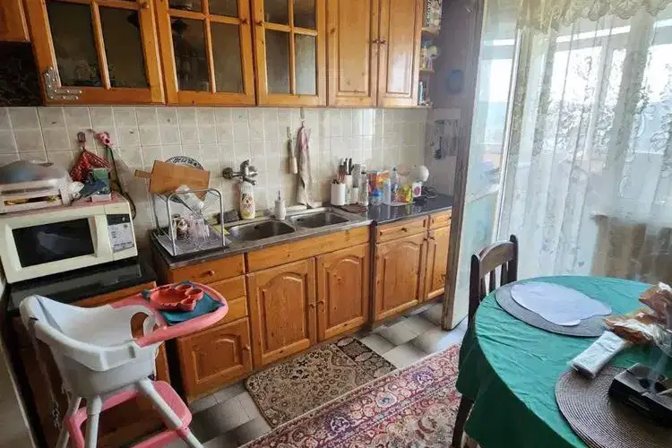 Three-room apartment in Pleven, Mara Dencheva with terrace