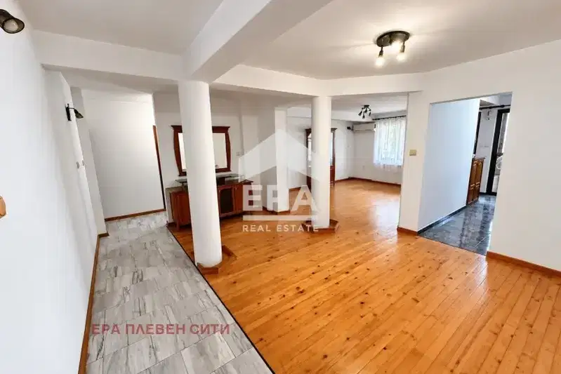 4-bedroom apartment in Pleven, Shirok Centyr