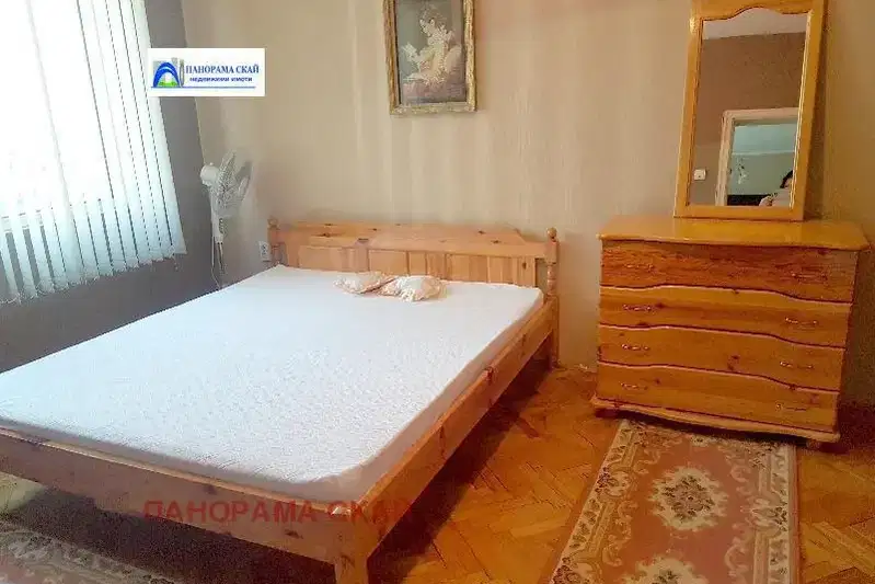 Двустаен апартамент в Широк център, Плевен, с отделна кухня