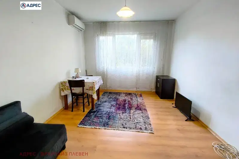 Two-room apartment in Storgozia, Pleven on top floor