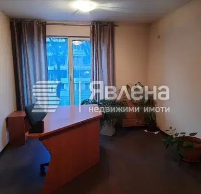 Снимка 4 — Двустаен апартамент в Център, Пловдив с възможност за офис