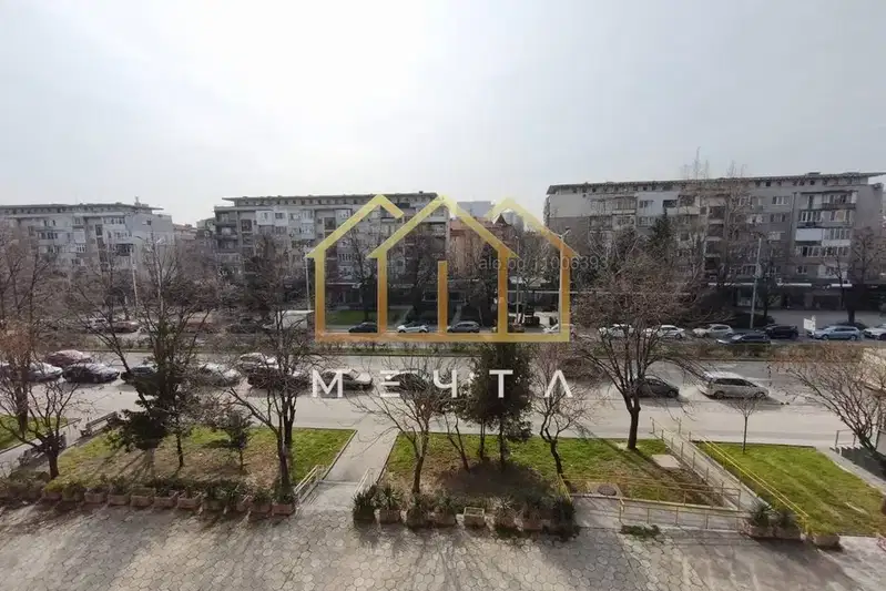 3-bedroom apartment in Plovdiv, Centyr